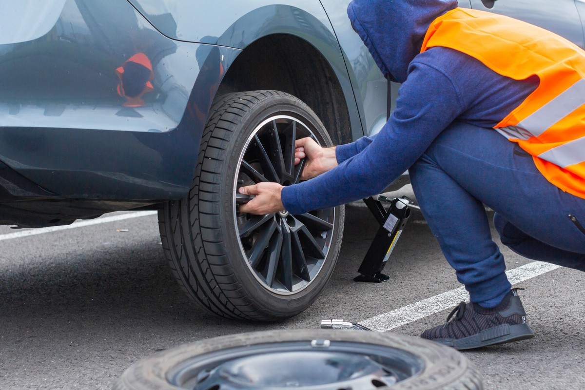 Siverek Akat Oto Lastik patlak lastik tamiri hizmeti